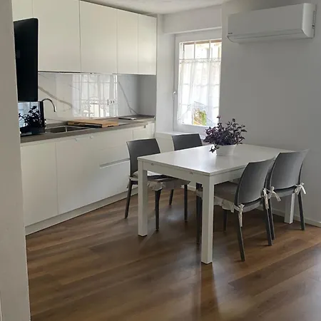 Al Gallo Con Terrazzo Apartment *